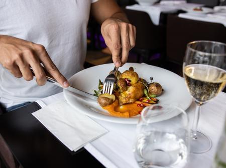 Pytloun Self Check-In Hotel Liberec | Liberec | Buchen Sie jetzt Ihren Aufenthalt und erhalten Sie einen Rabatt auf die Halbpension in einem Luxusrestaurant